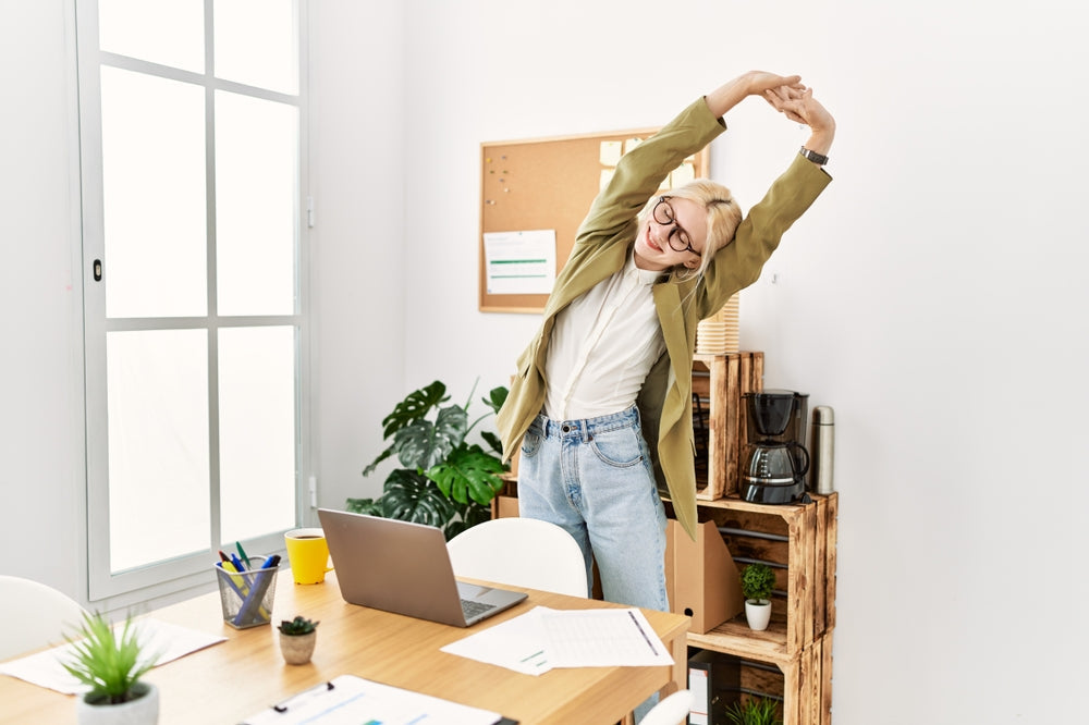 Warum kleine aktive Pausen im Bürojob sinnvoll sind
